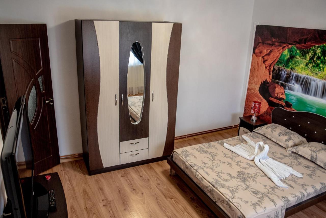 ホテル Casa Robi Pestisani エクステリア 写真
