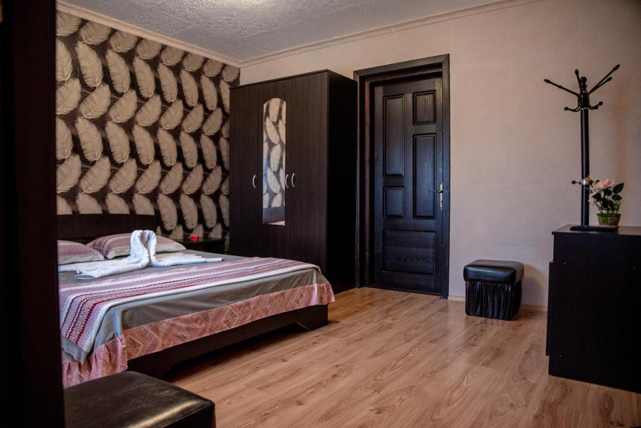 ホテル Casa Robi Pestisani エクステリア 写真