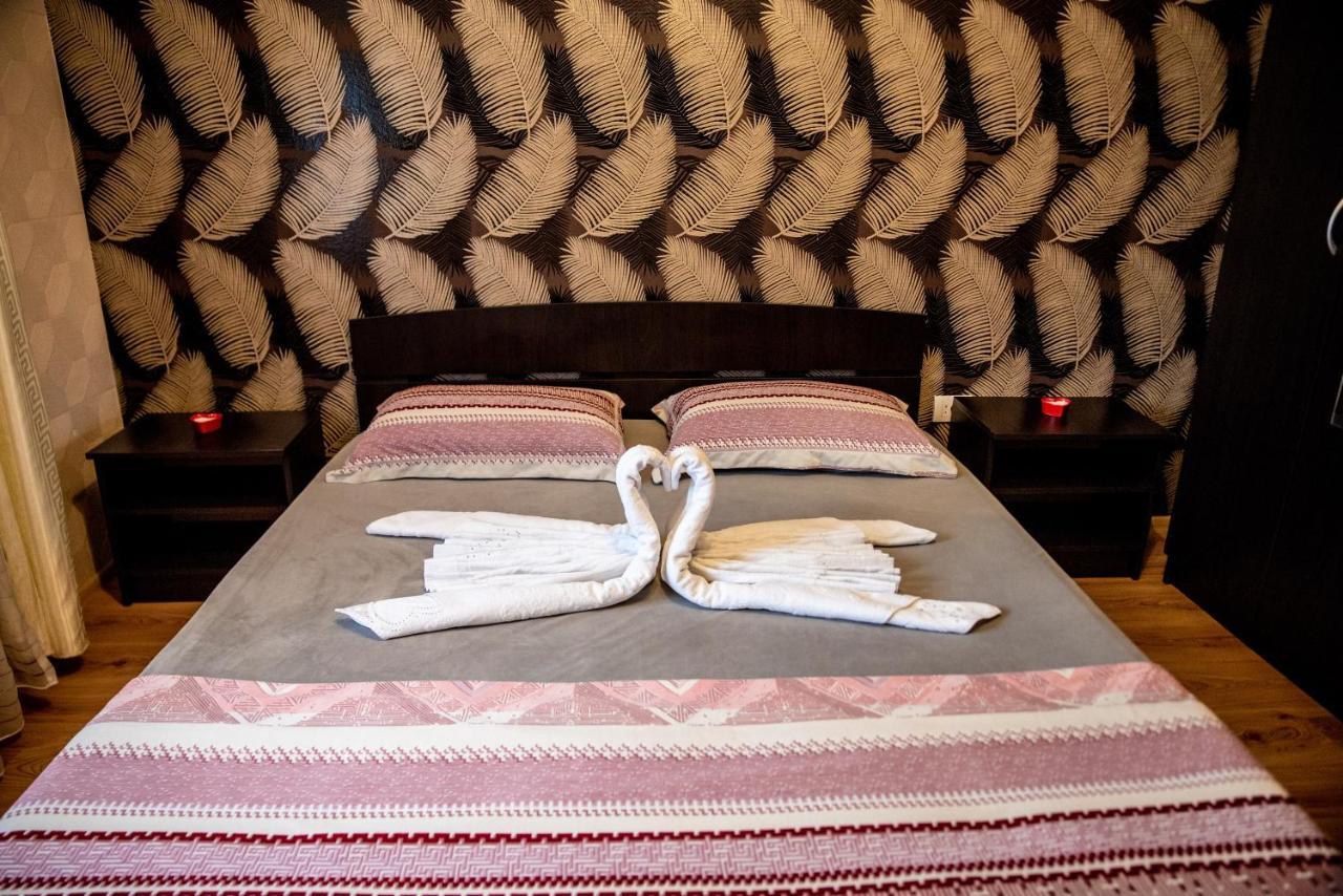 ホテル Casa Robi Pestisani エクステリア 写真