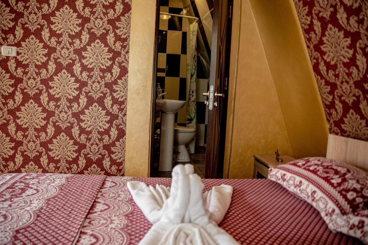 ホテル Casa Robi Pestisani エクステリア 写真