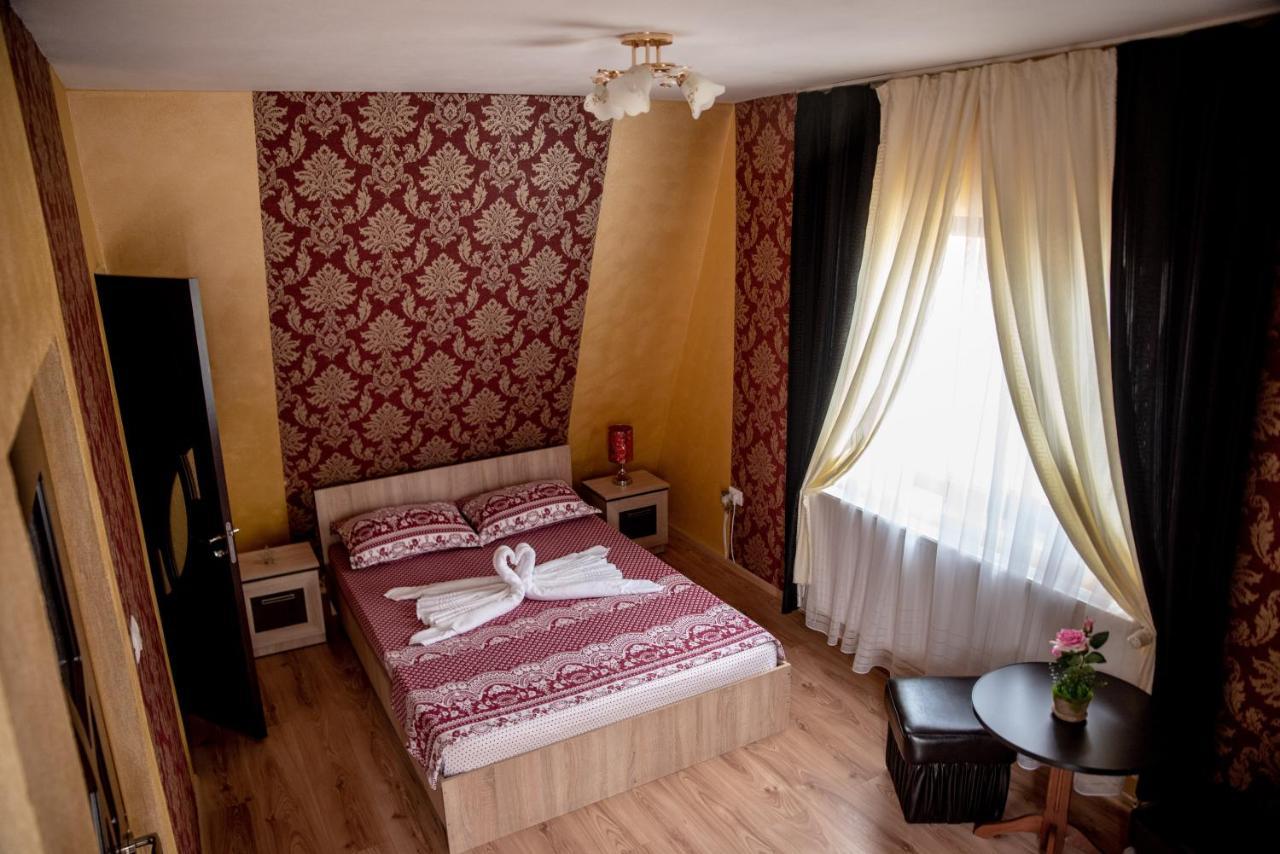 ホテル Casa Robi Pestisani エクステリア 写真