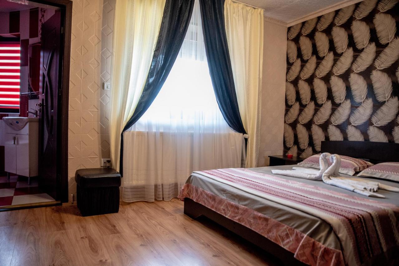 ホテル Casa Robi Pestisani エクステリア 写真